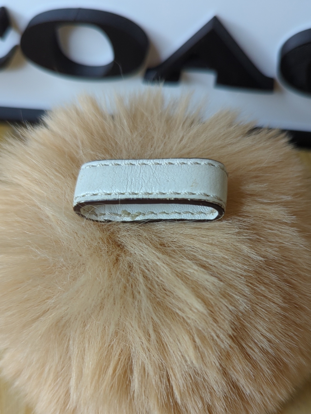 (0082) Coach White Leather Keeper For 1" - 1.25" Strap